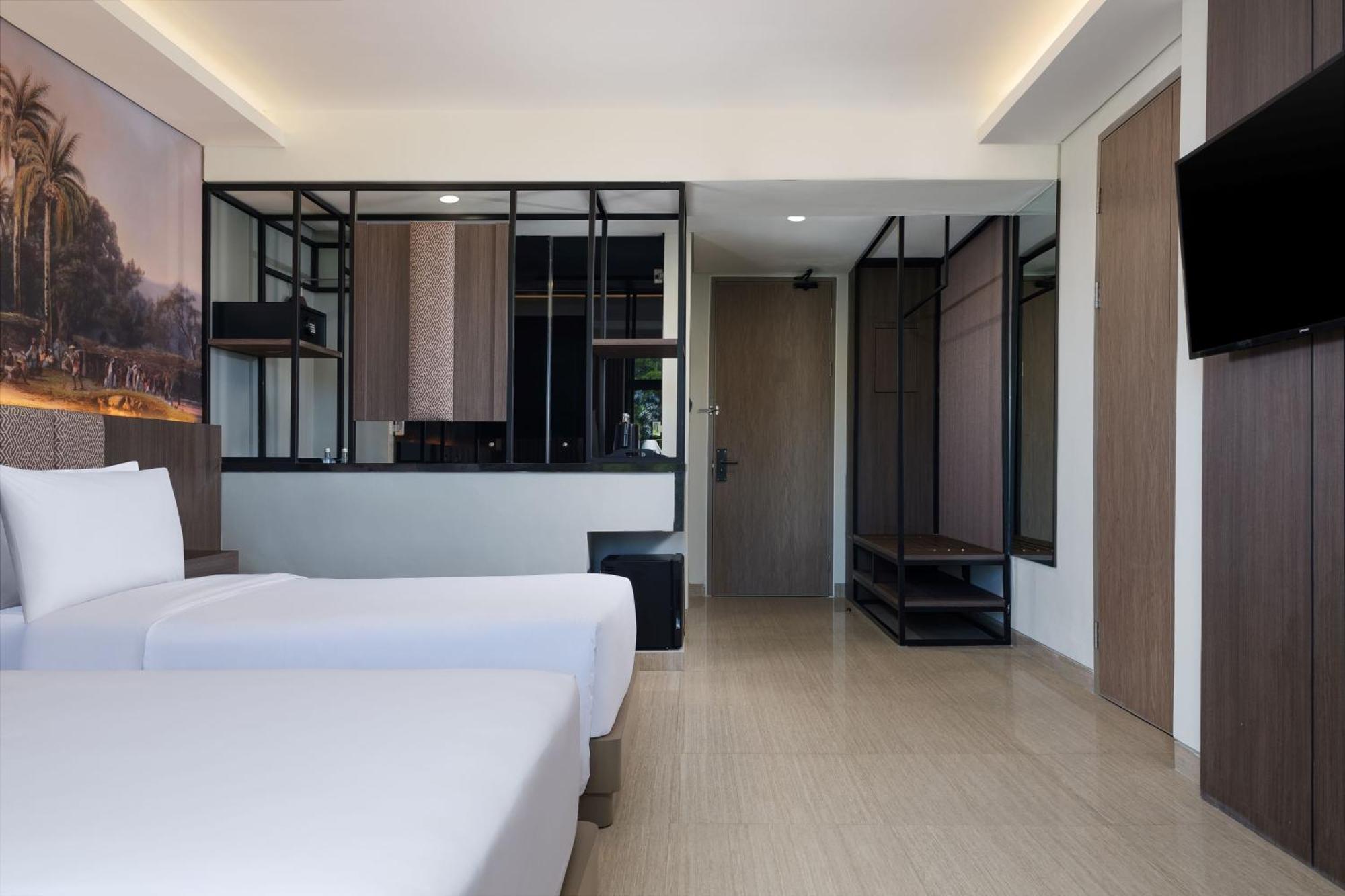 Hotel Santika Blitar Luaran gambar