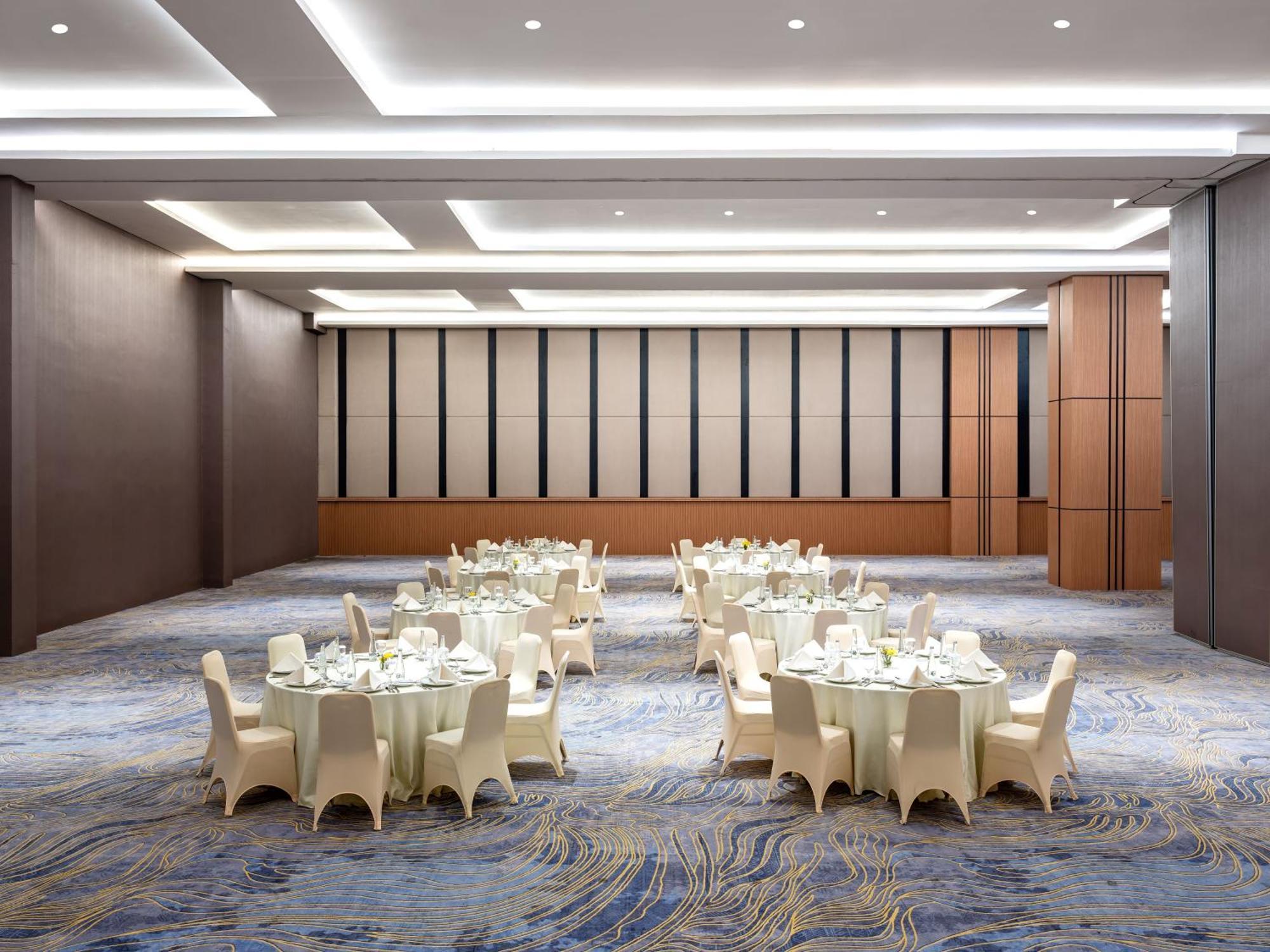 Hotel Santika Blitar Luaran gambar