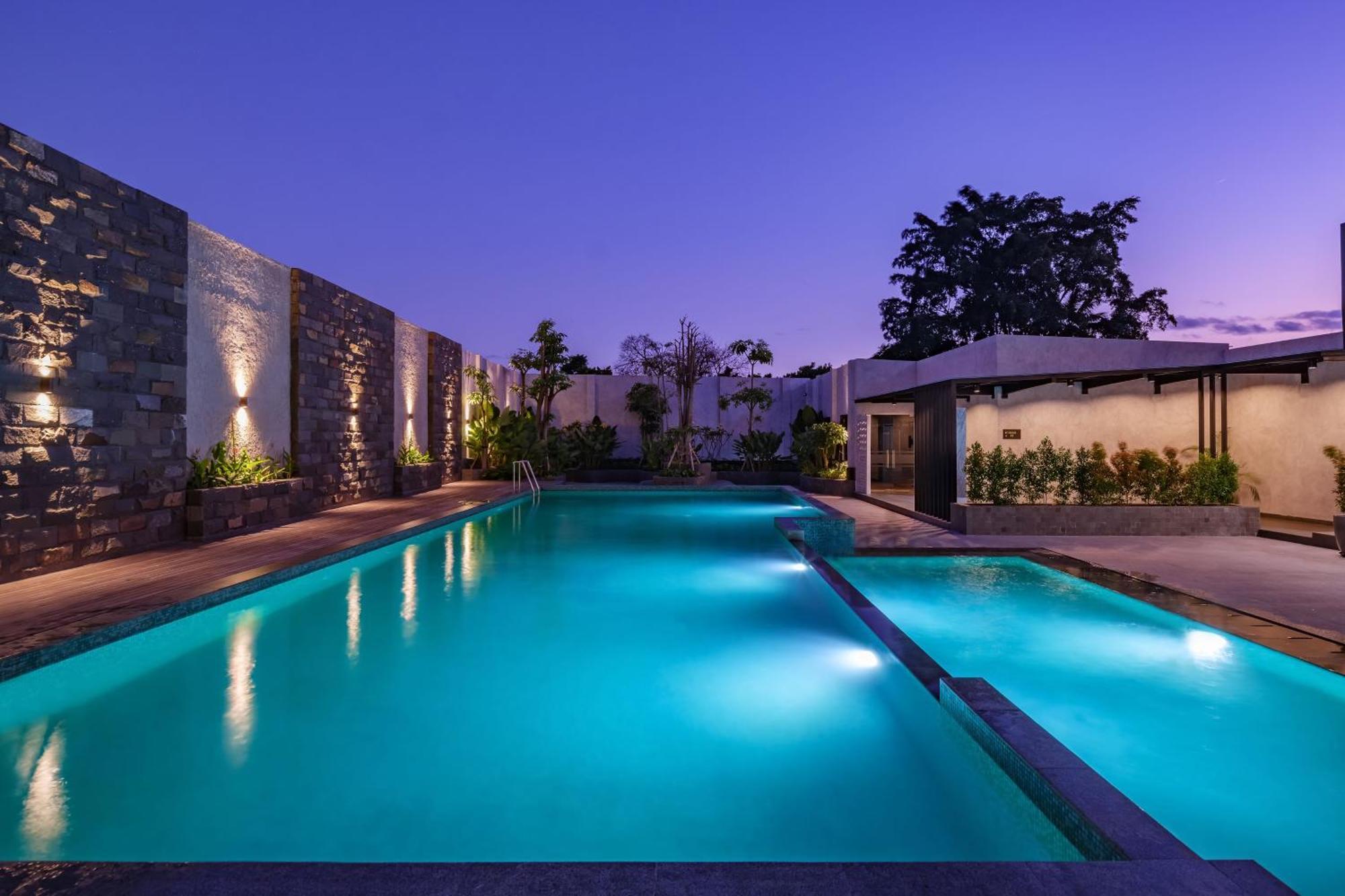 Hotel Santika Blitar Luaran gambar
