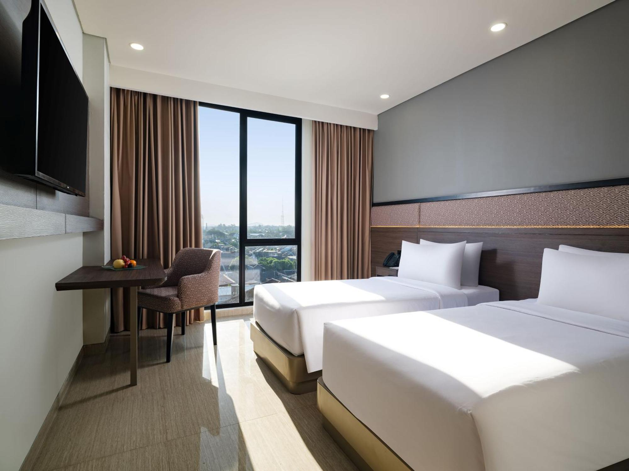 Hotel Santika Blitar Luaran gambar