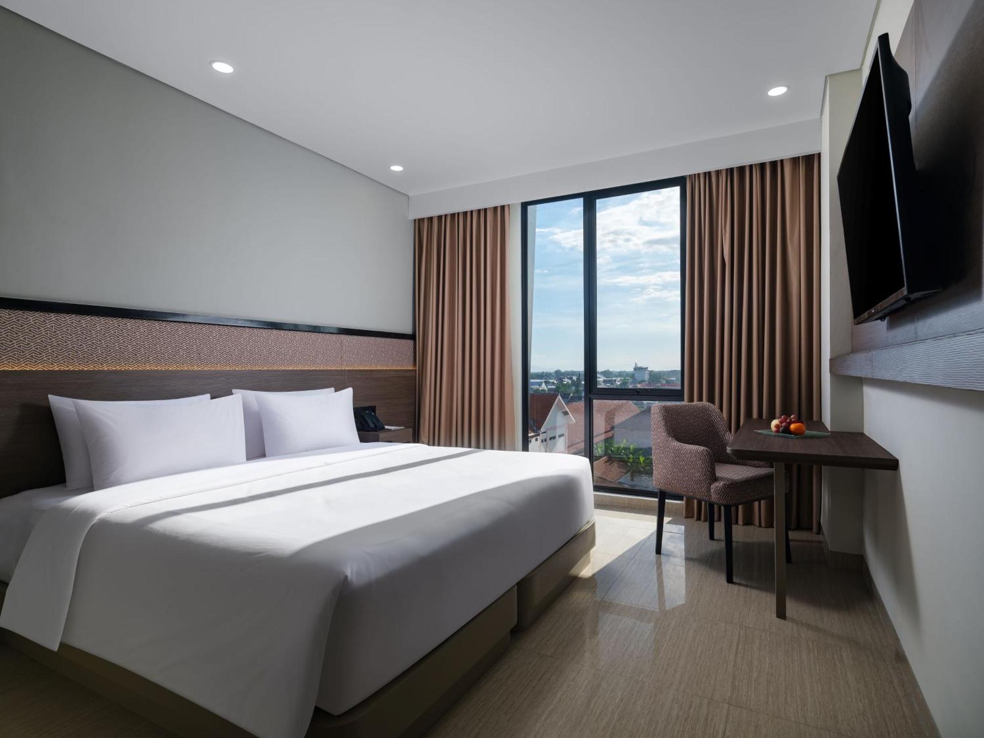 Hotel Santika Blitar Luaran gambar