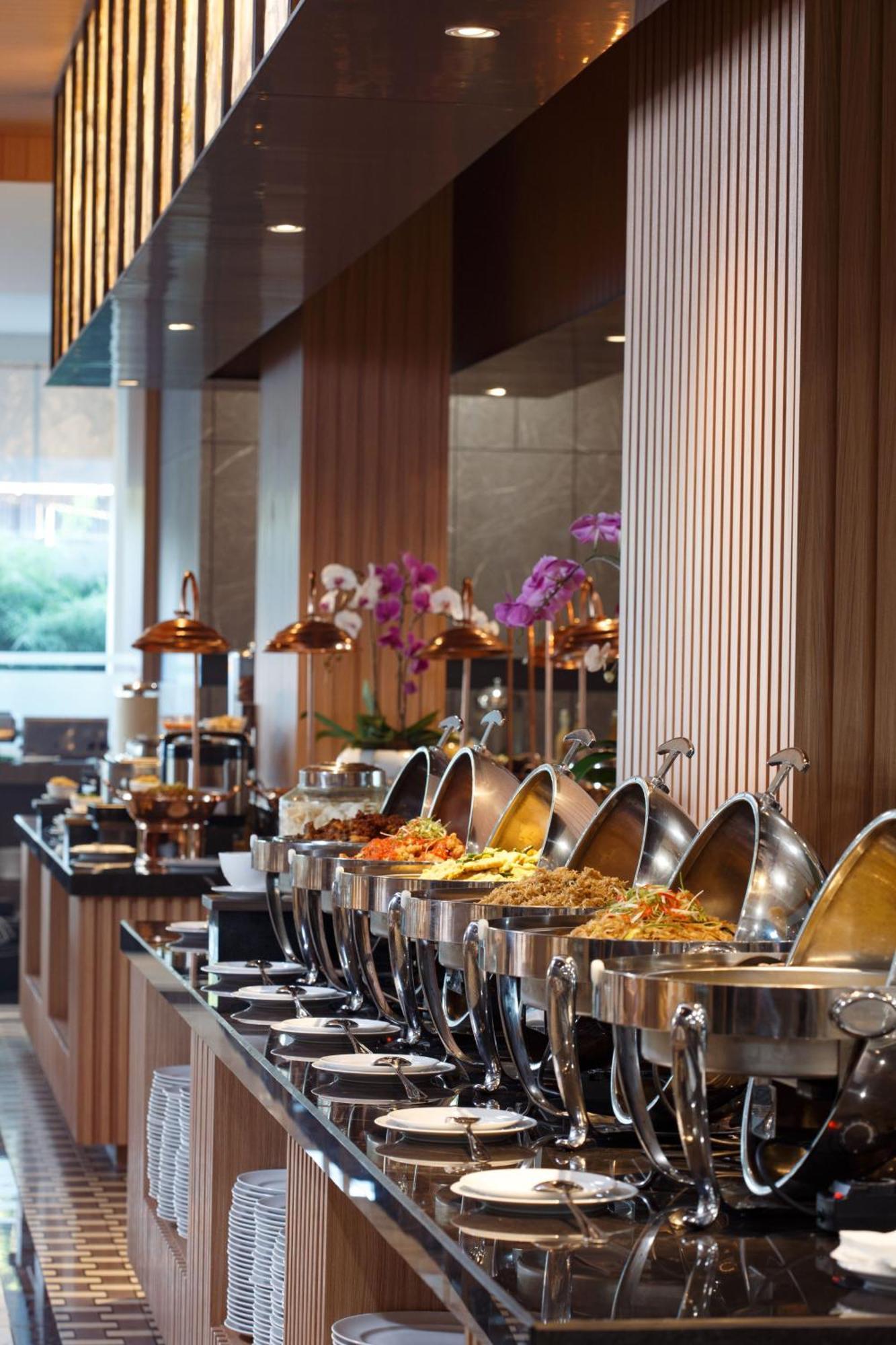 Hotel Santika Blitar Luaran gambar